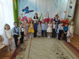 " Праздник для любимых мам" " Праздник для любимых мам".